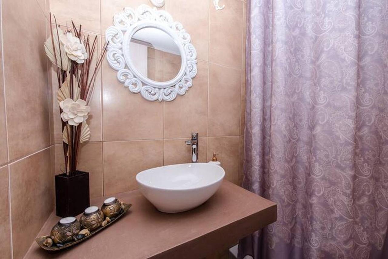 Eliora Studio & Aelia Apartment Iraklion Buitenkant foto